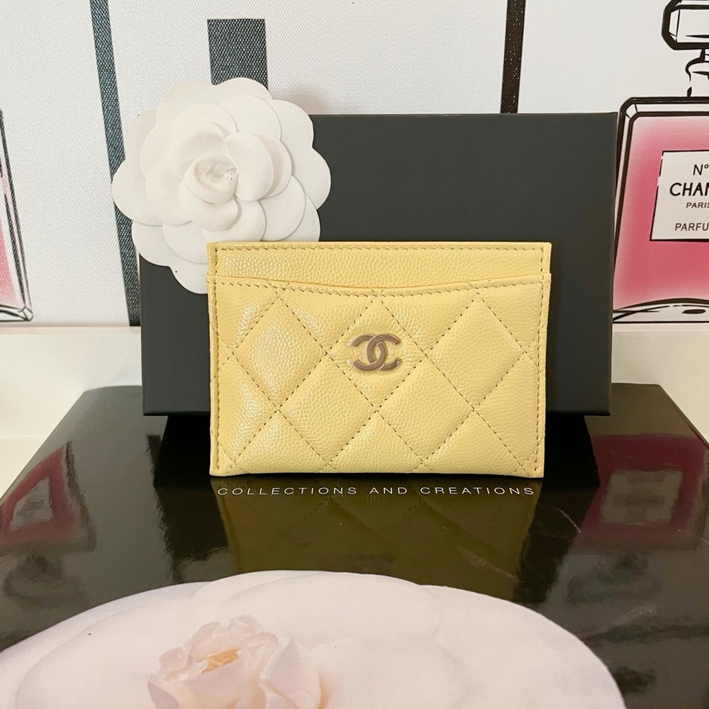 💛 Chanel Yellow card Holder 💛